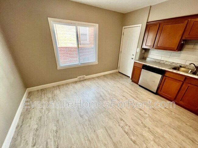 Foto del edificio - 3331 Wimberg Ave