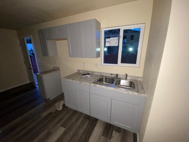 Foto del edificio - 513 W Cypress St