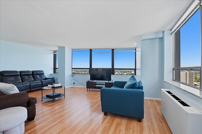 Foto del edificio - 5701 N Sheridan Rd