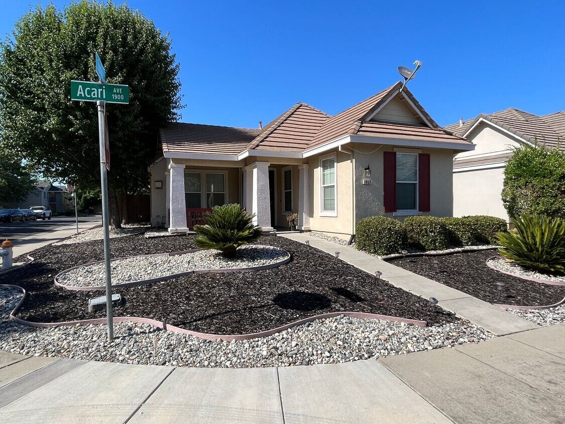 Primary Photo - 3 br, 2 bath House - 1953 Acari Avenue