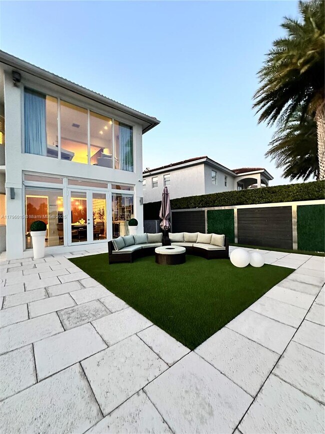 Foto del edificio - 6801 NW 113th Ct