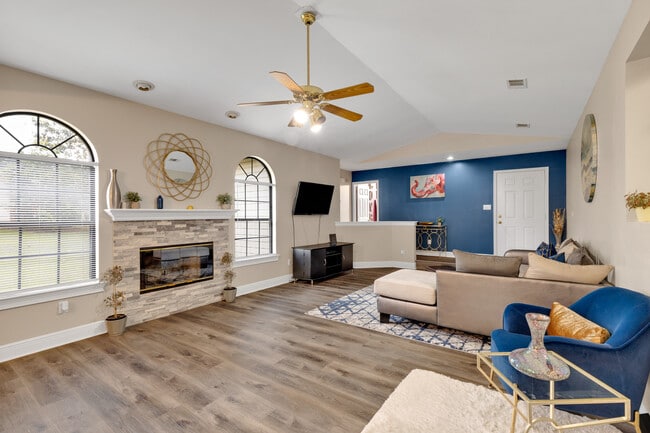 Building Photo - 1123 Albritton Dr