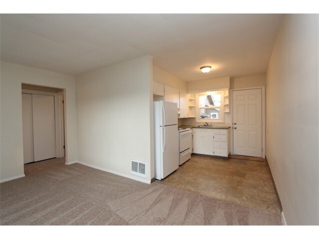 Building Photo - 810 S 3rd Ave