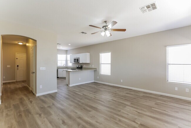 Foto del edificio - 8827 W Hess St