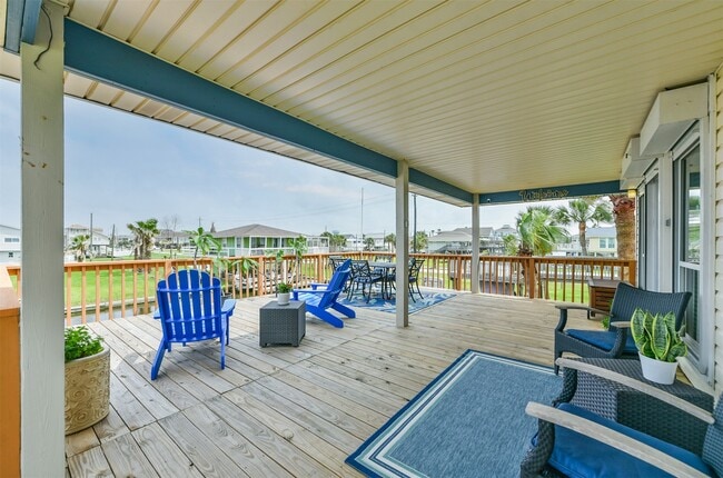 Building Photo - 21923 Frio Dr