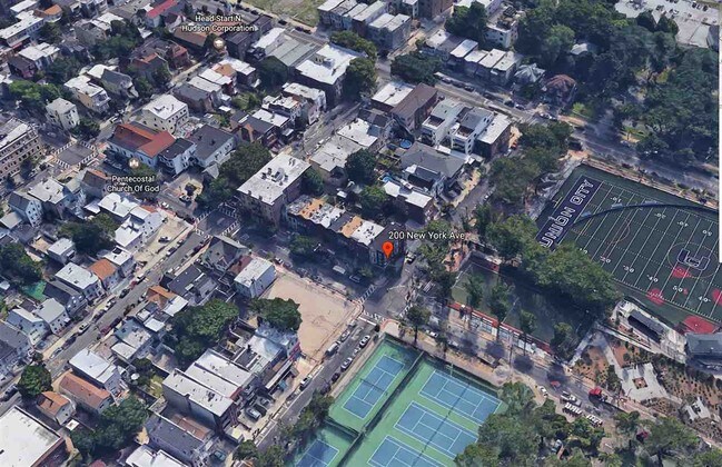 Foto del edificio - 200 New York Ave