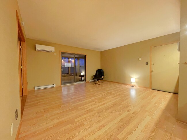 Building Photo - 3603 Saint Andrews Ct