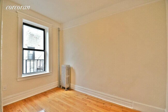 Foto del edificio - 22-73-73 41st St