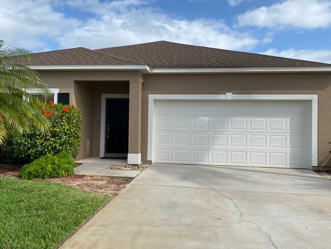 Building Photo - 5212 Outlook Dr