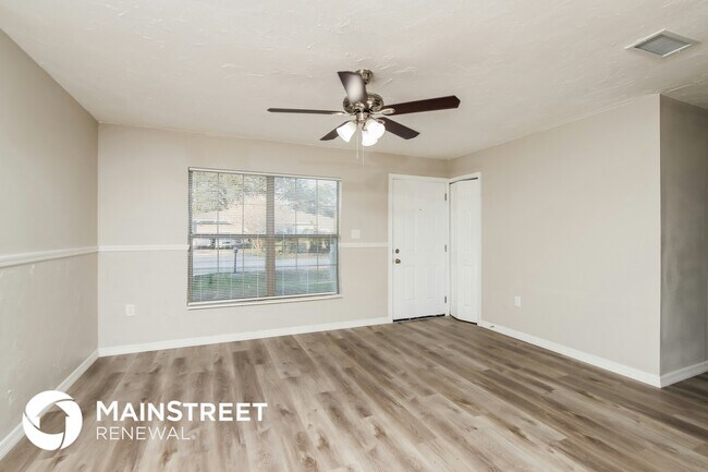 Building Photo - 674 Altamira St NW