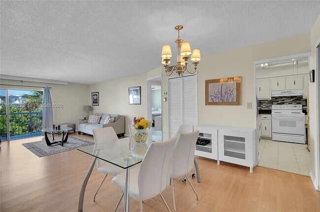 Foto del edificio - 17800 Atlantic Blvd