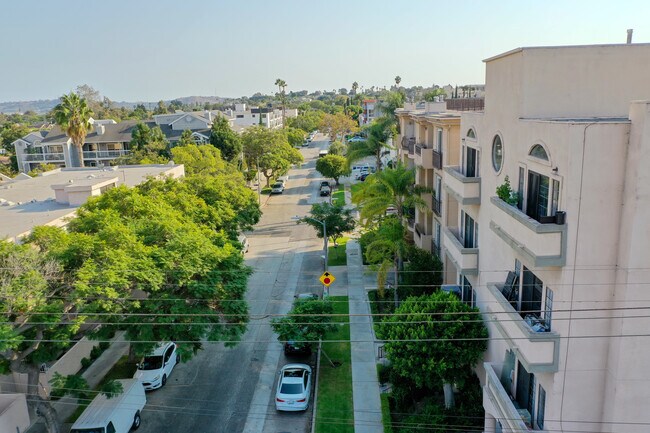 Foto del edificio - 1415 Rexford Dr