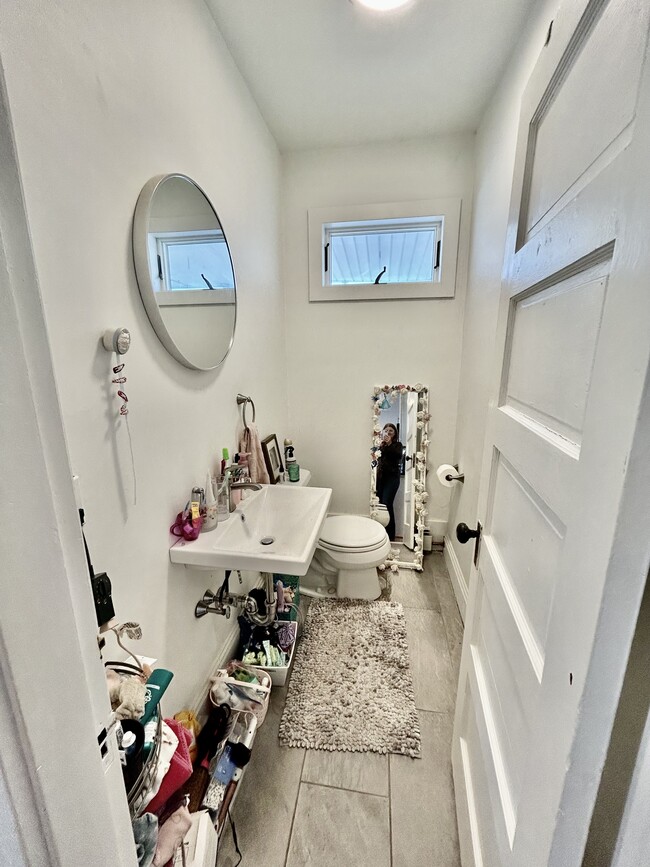 Building Photo - 11 Harold St