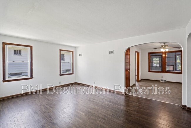 Building Photo - 1609 Oneida St