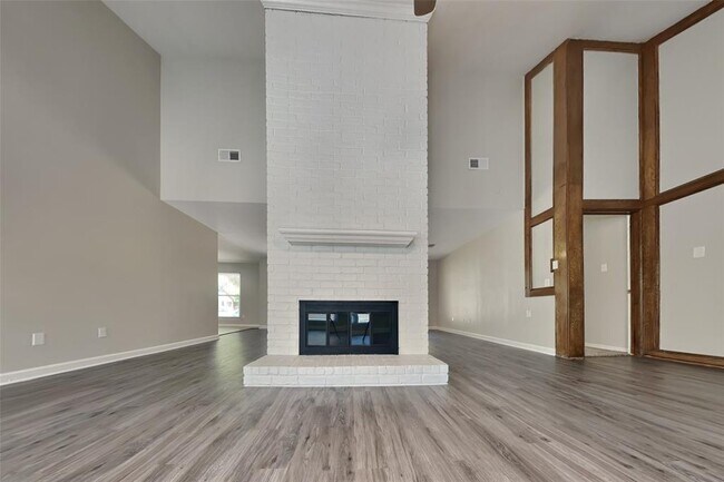 Foto del edificio - 3819 Honey Brook Dr