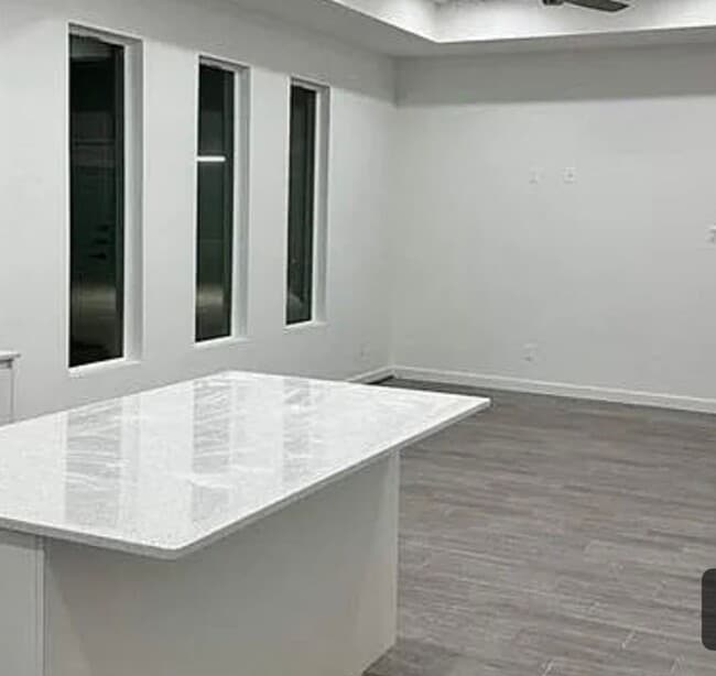 Building Photo - 1312 Lore Dr