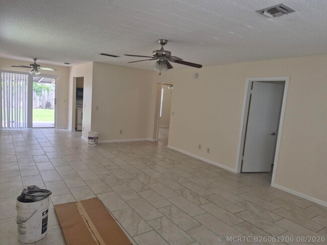 Building Photo - 3793 Heather Dr W