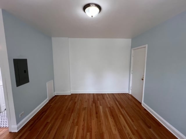 Building Photo - 1332 W Hood Ave