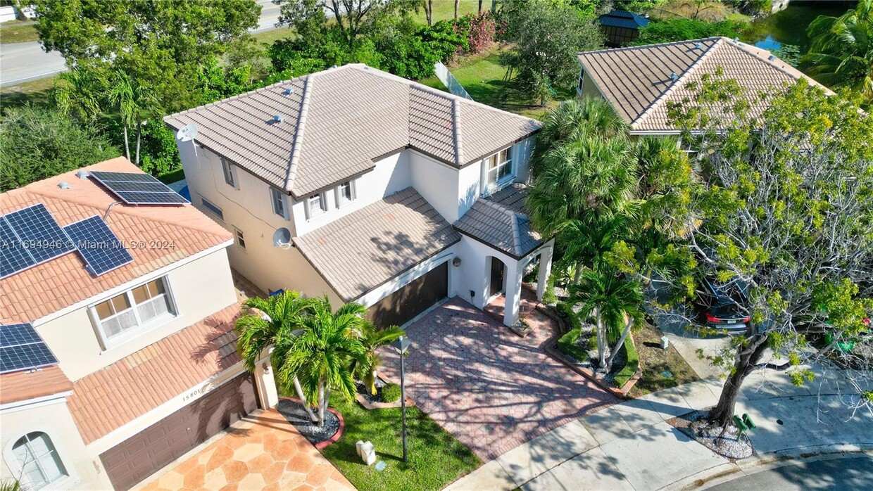 Foto principal - 4801 SW 158th Ave