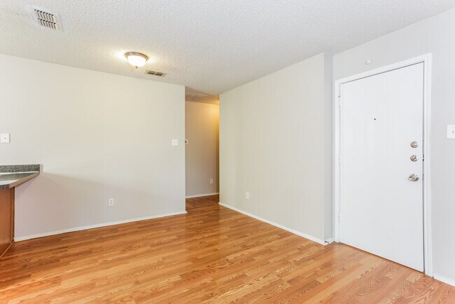 Foto del edificio - 617 Sawyer Dr