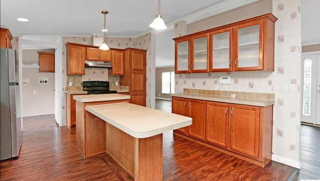 Building Photo - 200 Preakness Dr