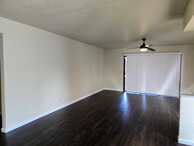 Building Photo - HOUSE - VILLAGE OF OAK CREEK