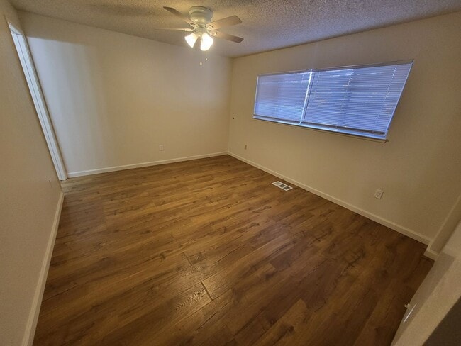 Building Photo - 401 Allouette Way