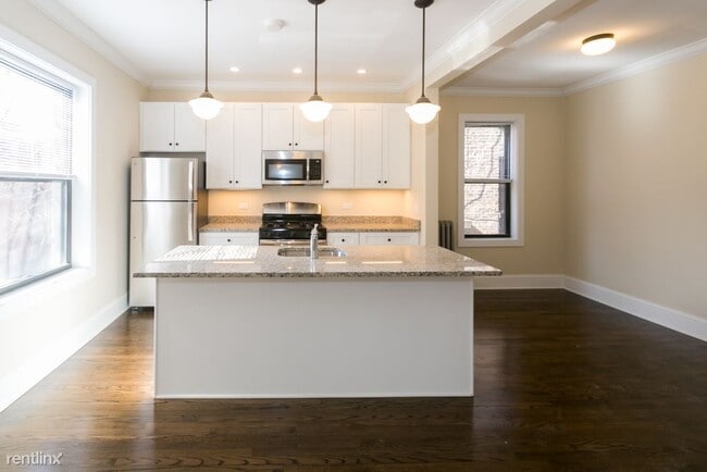 Foto del edificio - 1360 E 52nd St