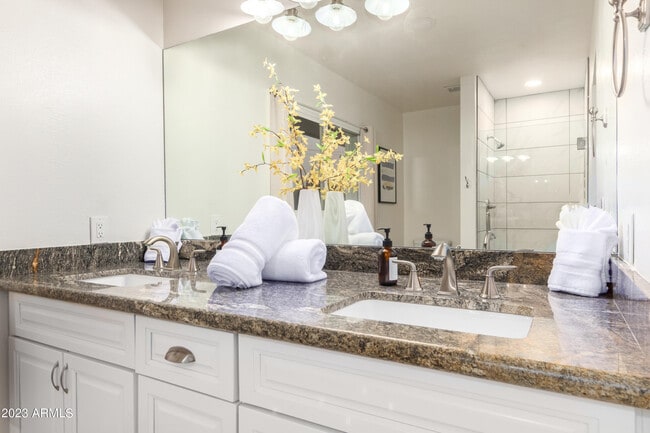 Building Photo - 8413 E Citrus Way