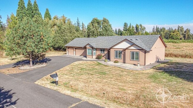 Building Photo - 516 NE 199th St