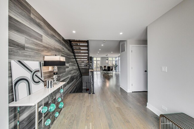 Building Photo - 2019 Skyelar Ct