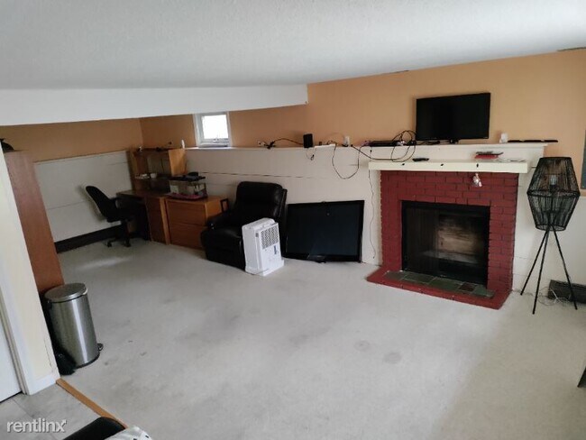 Building Photo - 1 br, 1 bath House - 38 Nightingale RD