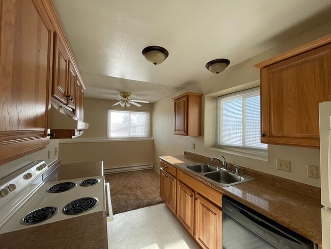 Building Photo - 402 Miller Ln