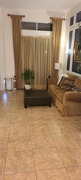 Foto del edificio - 2847 Majestic Isle Dr