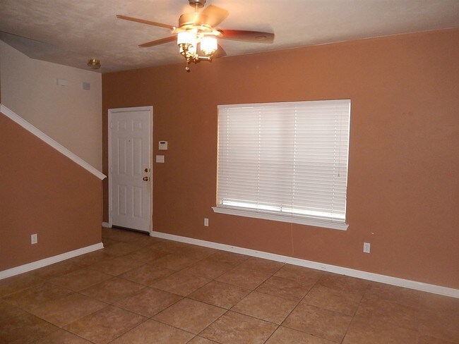 Building Photo - 3100 Dian Rd