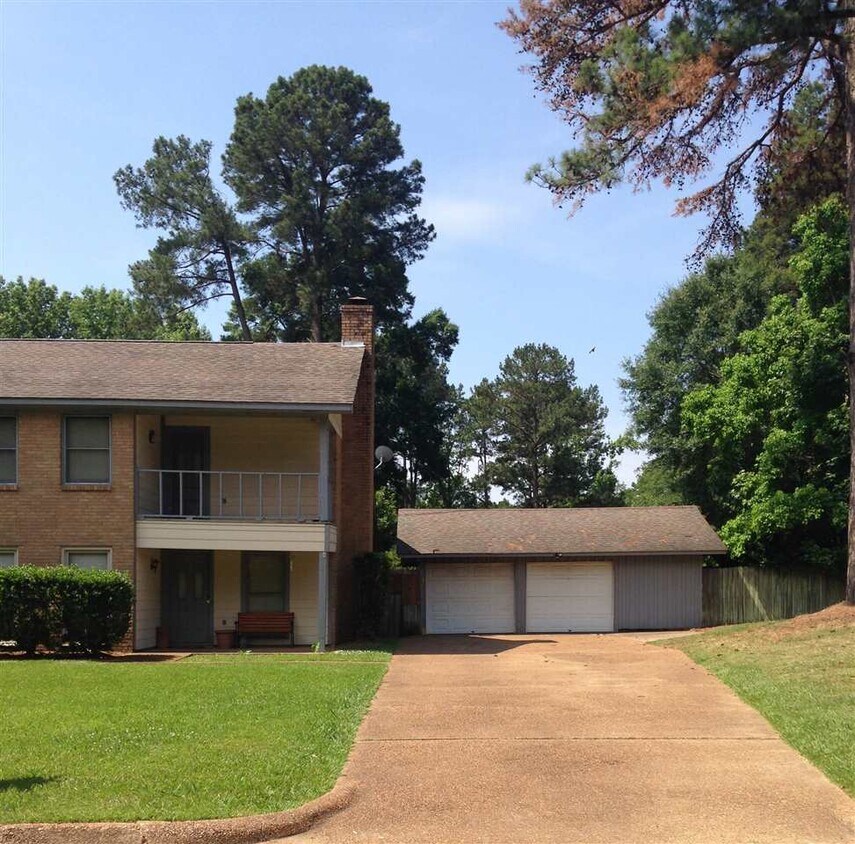 Primary Photo - 613 Trailwood Dr