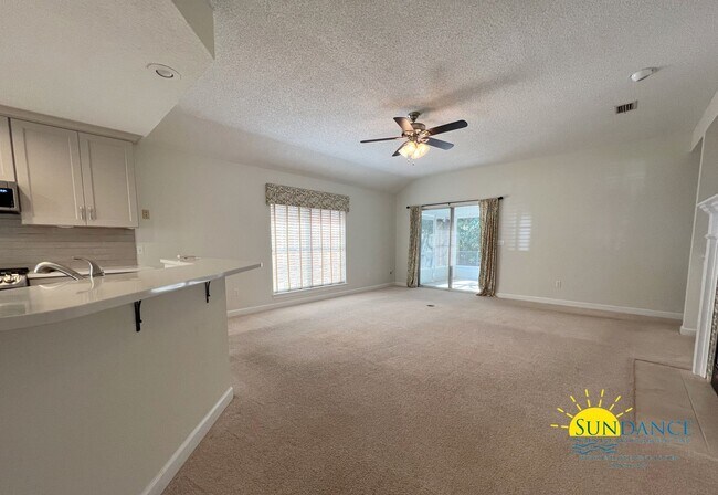 Building Photo - 451 Forest Glen Pl