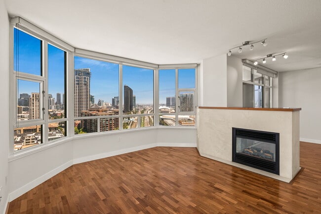 Building Photo - 700 W Harbor Dr