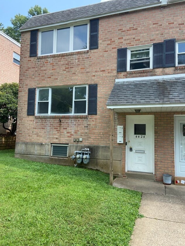 4424 Bloomfield Ave Unit Apt A, Drexel Hill, PA 19026 Room for Rent