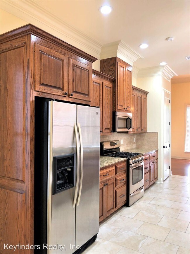 Foto del edificio - 3 br, 3 bath House - 2437 FIERO ST.