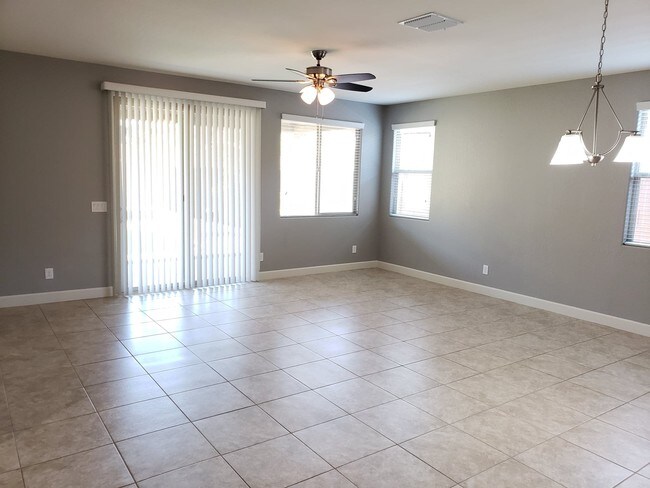 Building Photo - 10138 W Los Gatos Dr