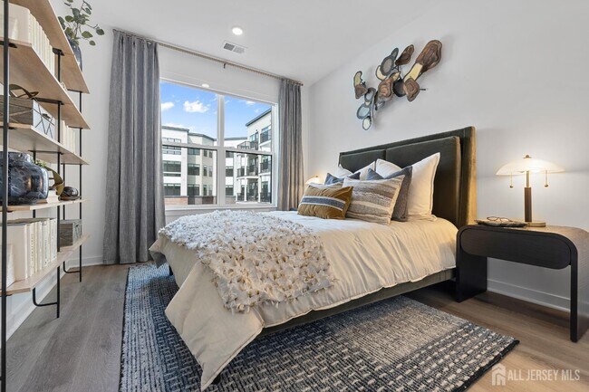 Building Photo - 2000 Schindler Dr