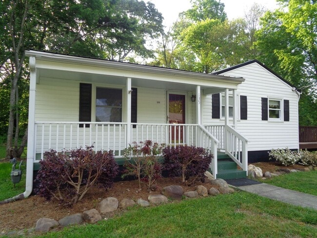 2-bedroom House off Country Club - 2-bedroom House off Country Club