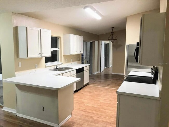 Building Photo - 637 Dromedary Ct