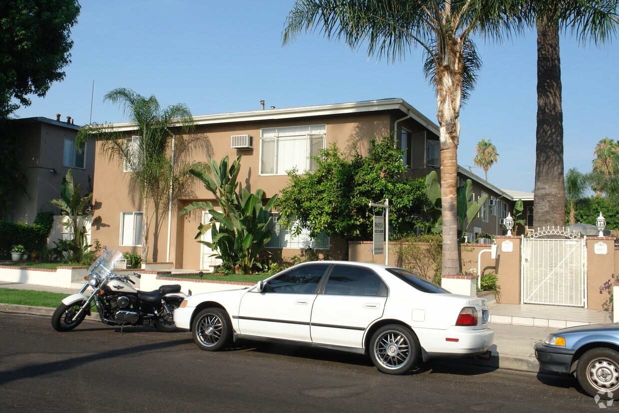 Primary Photo - 4457-4463 Murietta Ave