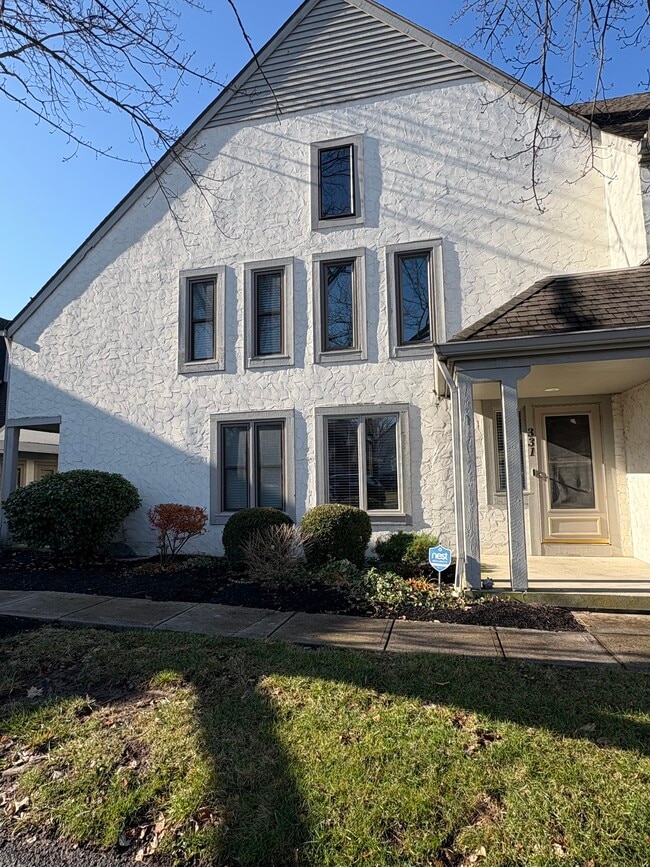 Building Photo - 331 Saint Andrews Dr