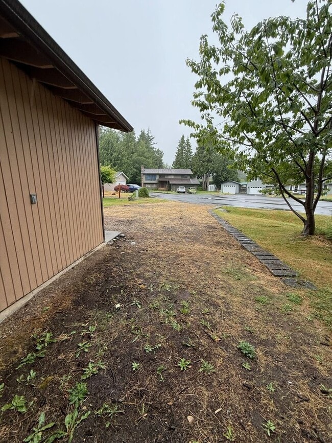 Building Photo - Gorgeous 4 bedroom home on corner lot in B...