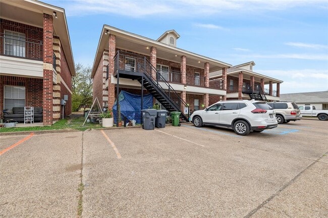 Building Photo - 1401 Wood Ave