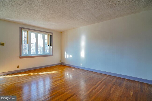 Foto del edificio - 8429 Michener Ave