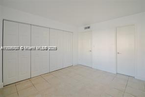 Foto del edificio - 7130 NW 179th St
